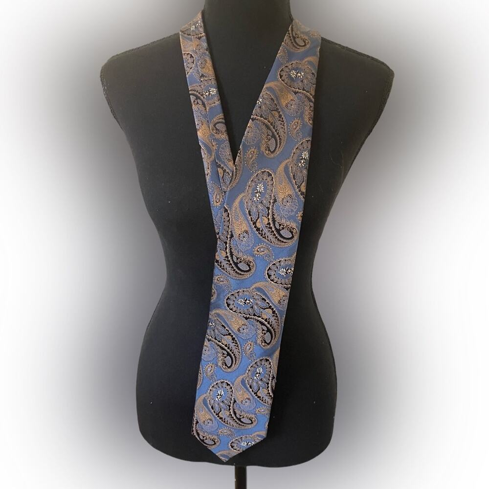Alexander Julian Blue and Brown Paisley Tie